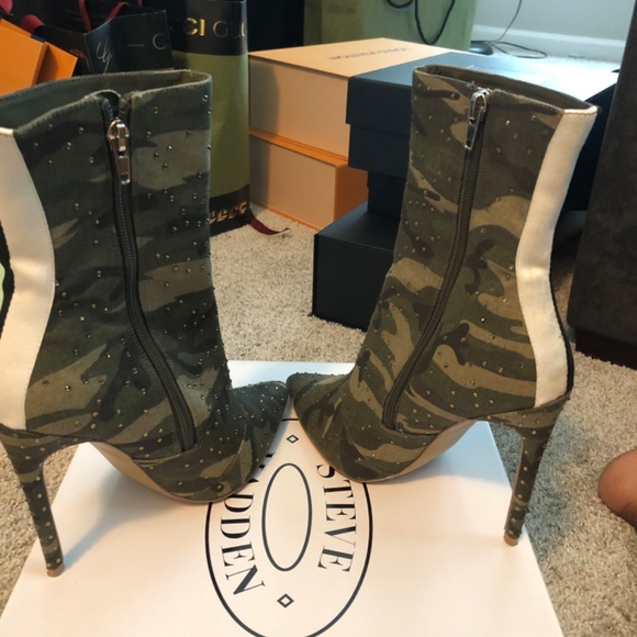 Steve Madden Boots - Picture 3 of 5